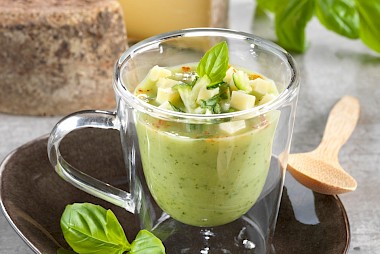 Soupe glacée de courgettes à la Tomme de Savoie IGP