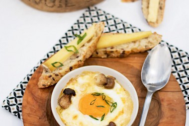 oeufs cocotte à la Tomme de Savoie et aux cèpes