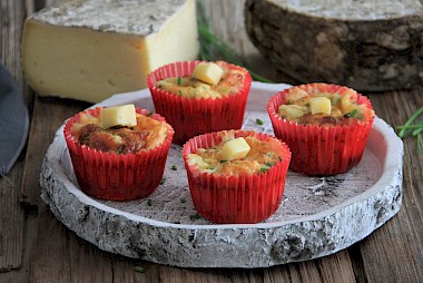 Muffins tomates séchées, ciboulette et Tomme de Savoie IGP