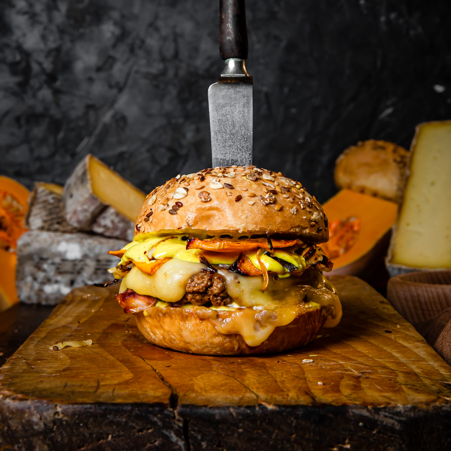 Burger rustique à la Tomme de Savoie