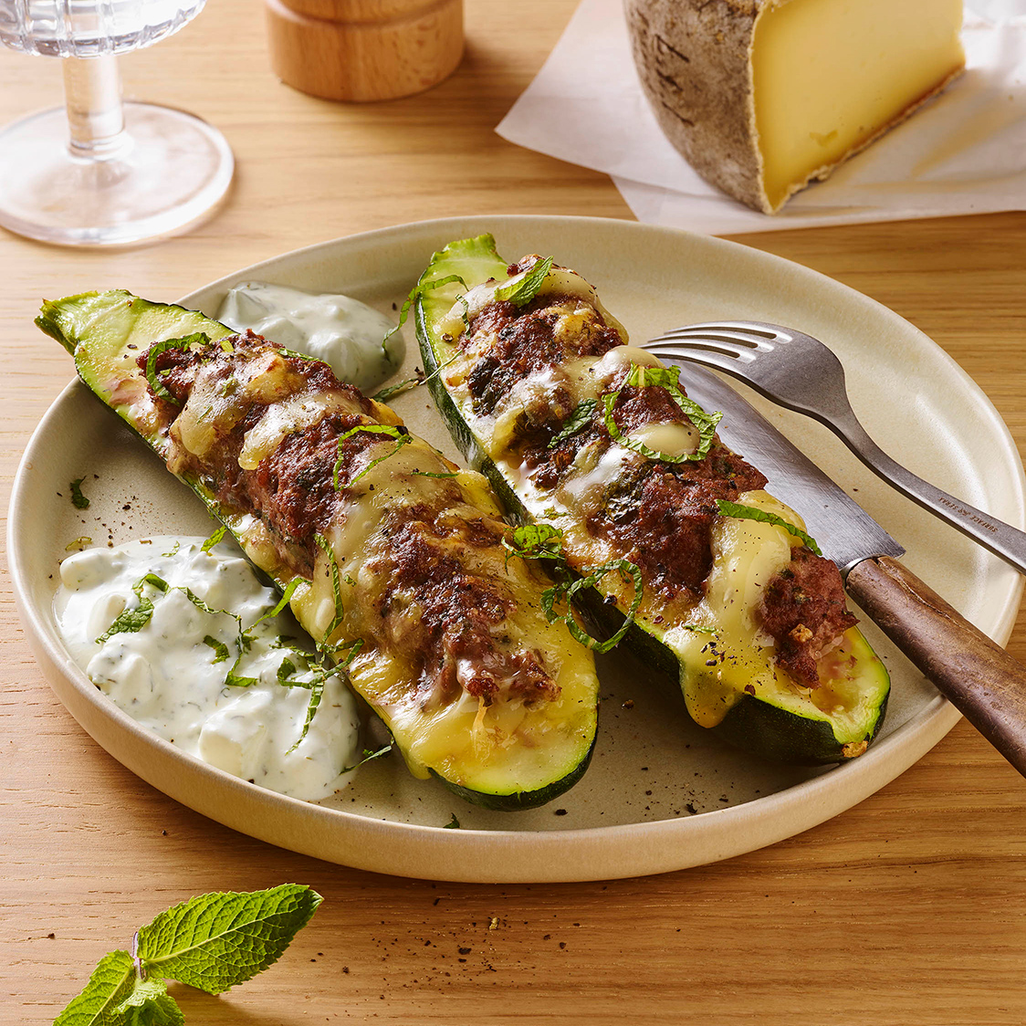 Courgettes farcies à la viande, aux épices et à la Tomme de Savoie