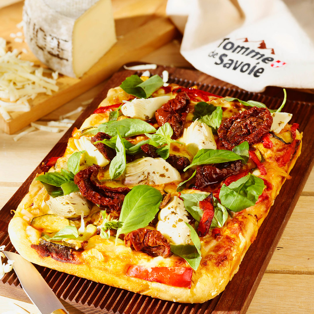 Pizza aux légumes grillés et à la Tomme de Savoie