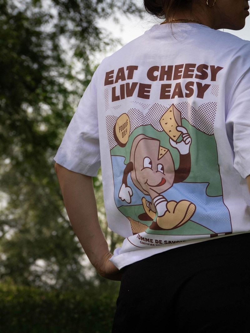 T-shirt unisexe – Collection Eat Cheese Live Easy (XS, Coupe Oversized) - Photo 2
